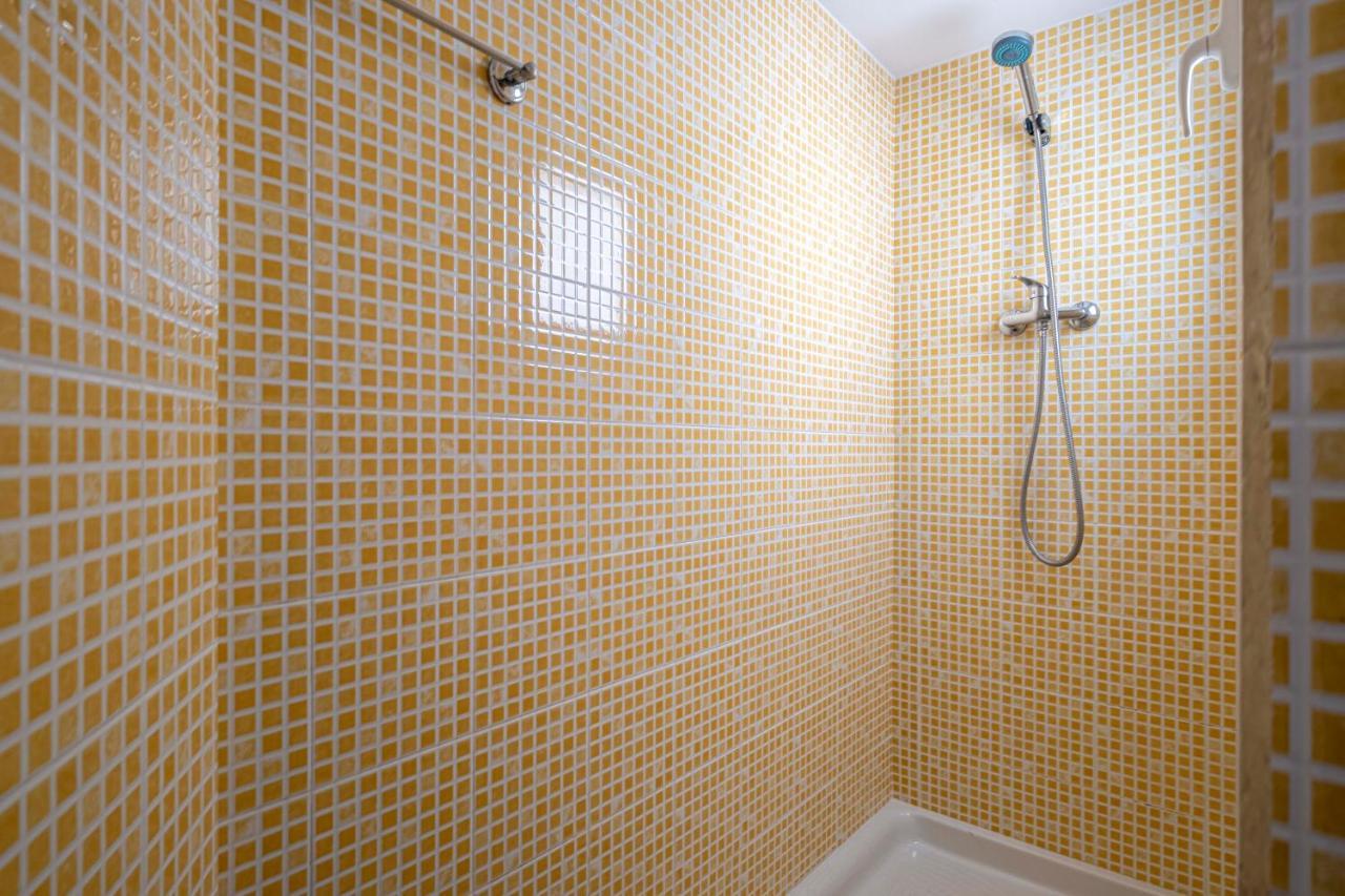 Apartment Beach Picasso Sant Adria de Besos Exterior foto